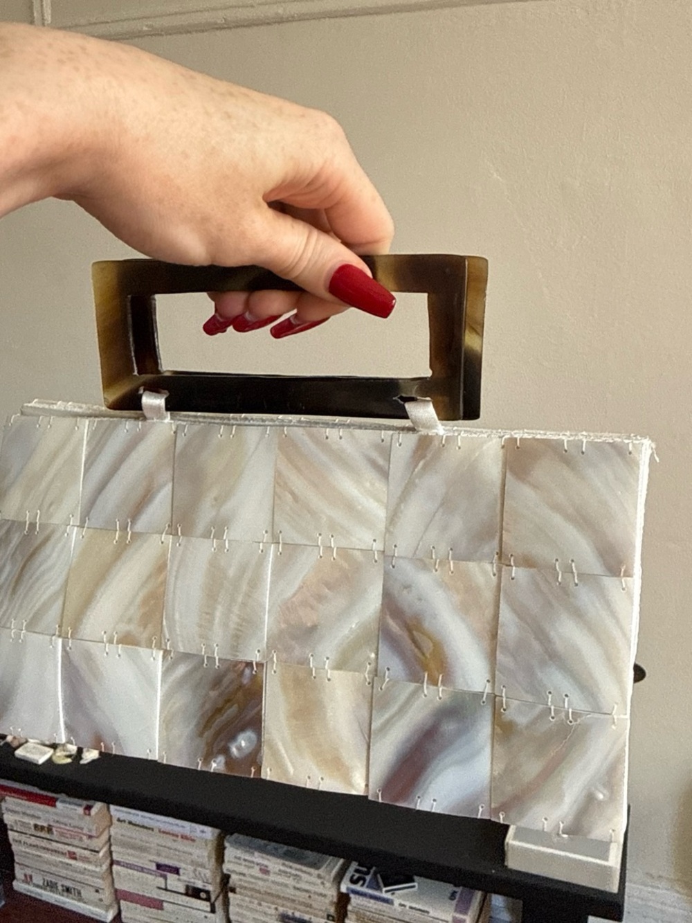 Shell Tile Handheld Clutch Bag with Tortoiseshell Handle